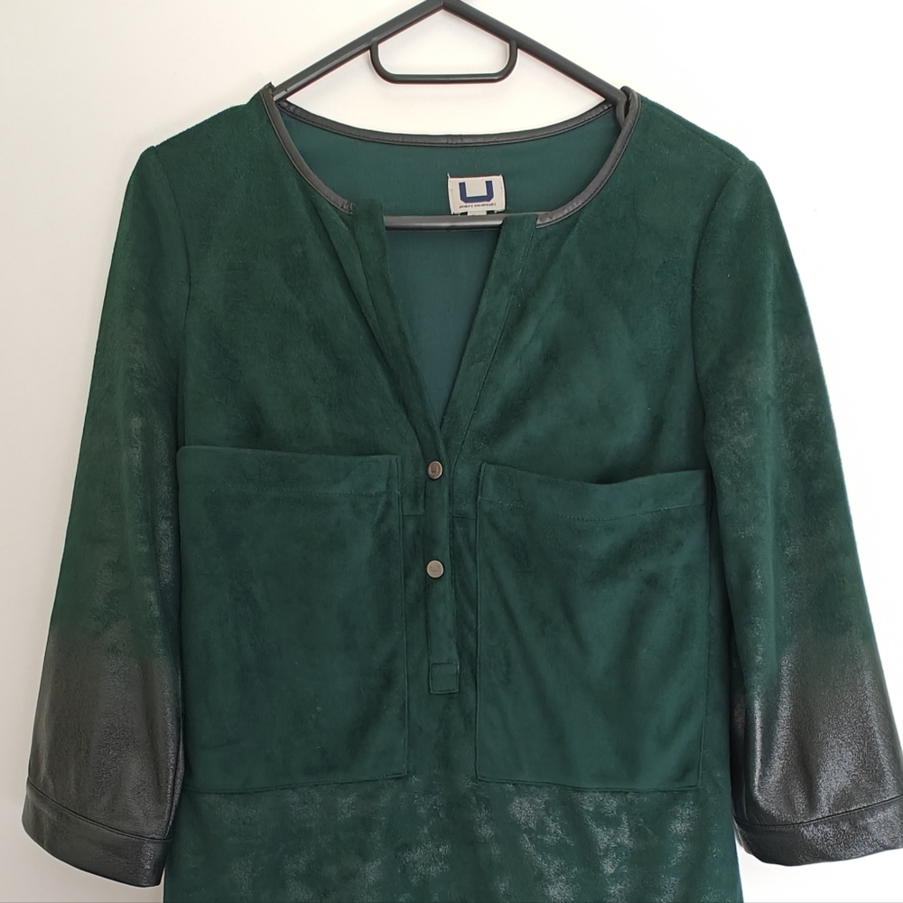 Long sleve green velvet minidress